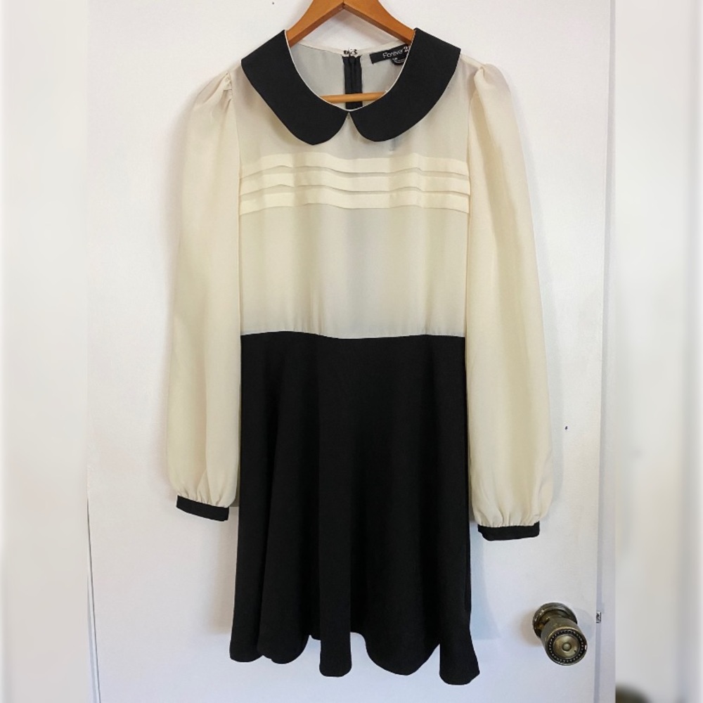 Black and White Peter Pan Vintage Dress